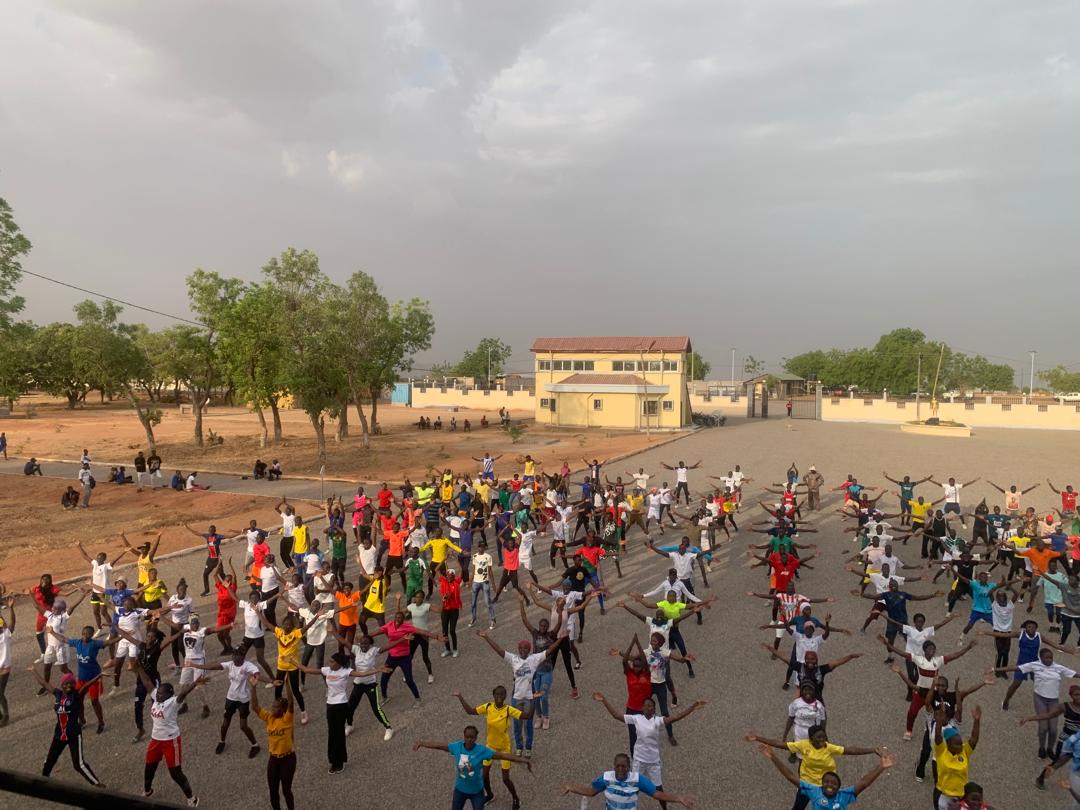 Jeux Universitaires Garoua 2024, Les "paradiers" en séance de mise en forme.